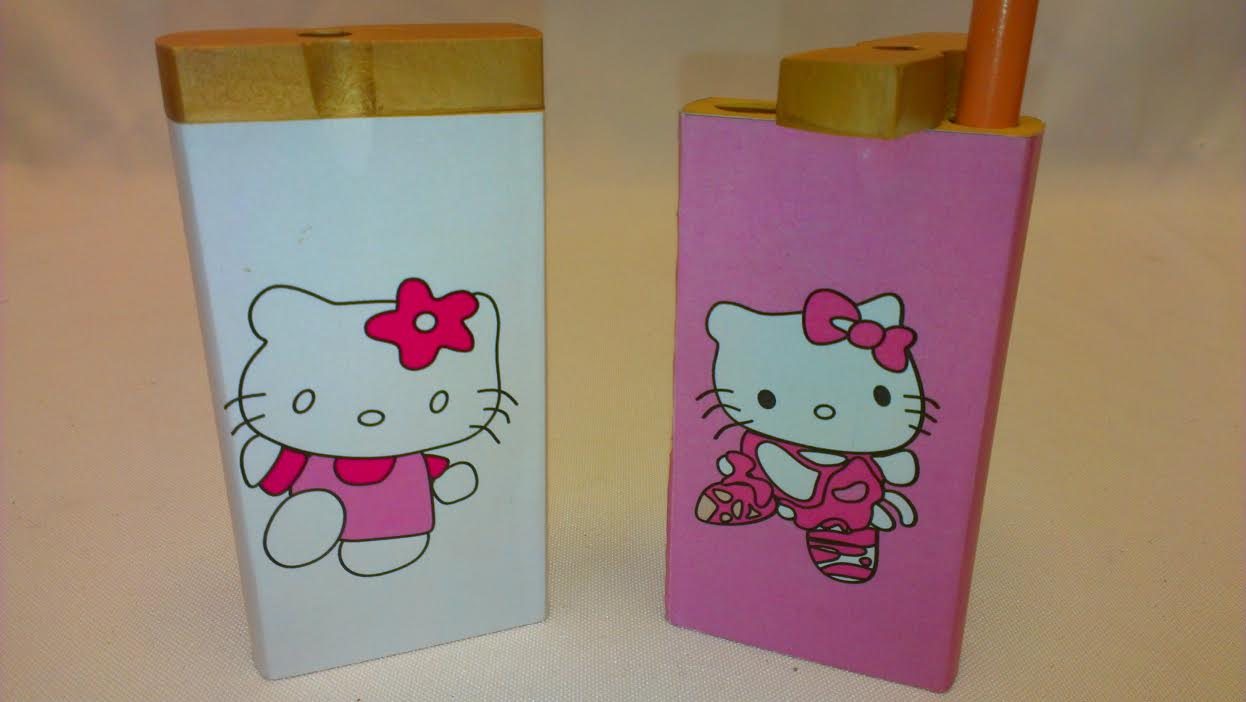 *4" New-Hello Kitty Wooden Dugout with Metal Bat DO12