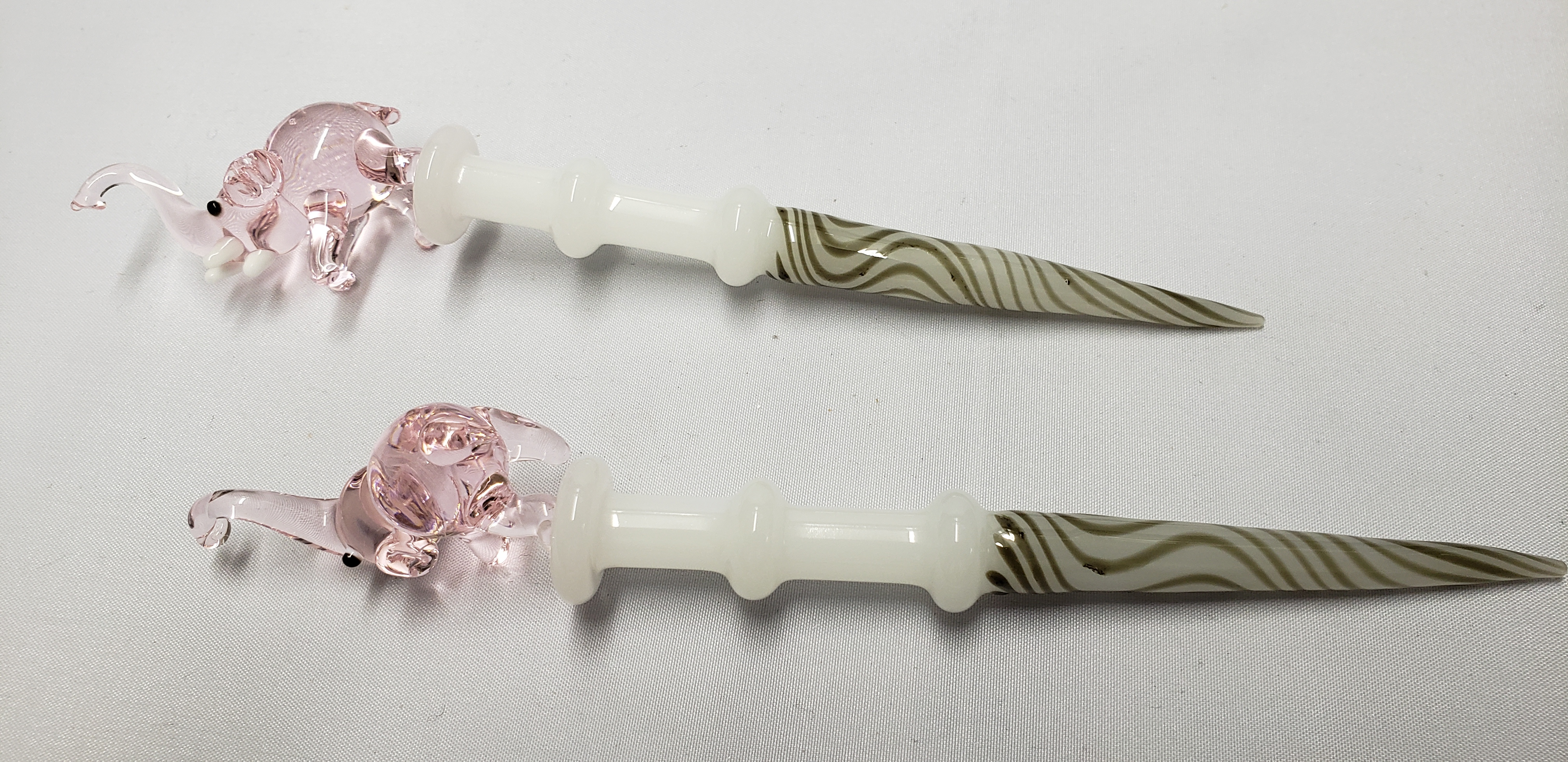 Dabbers-6"-Pink Elephant on Top Glass Dabbers #DEL